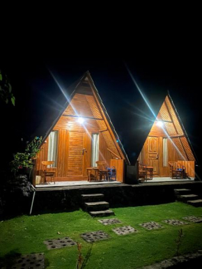 D' Tepi Danau Glamping